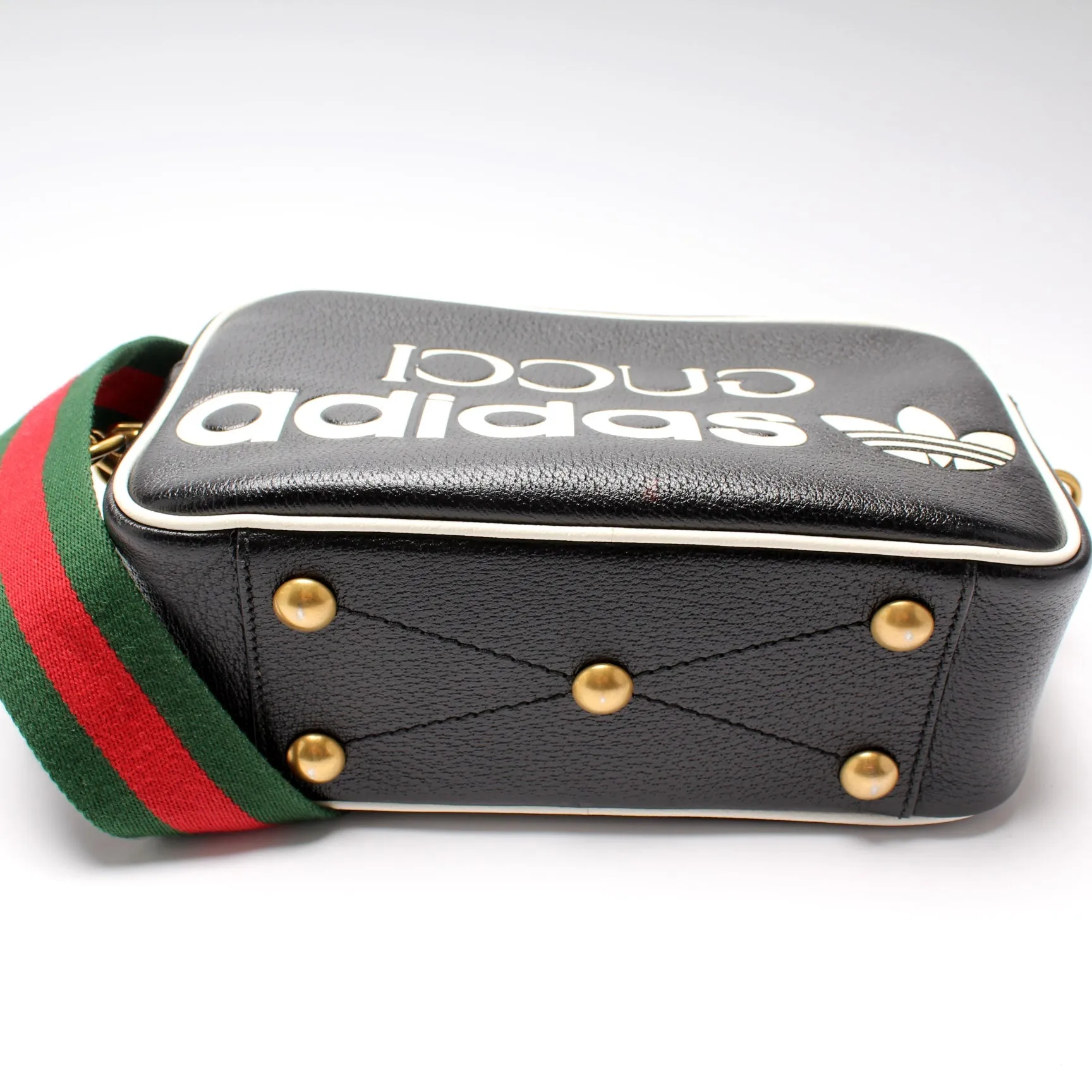 702427 Gucci X Adidas Messenger